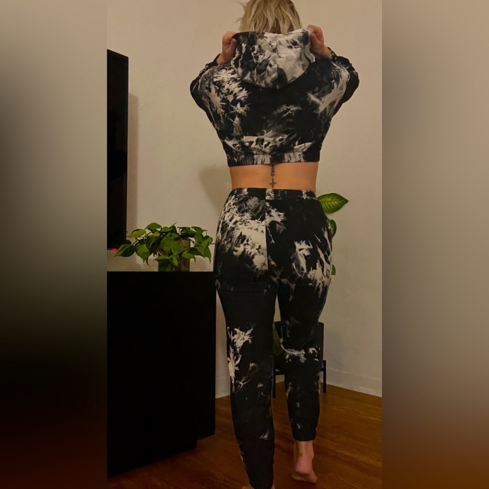 Sweat Set - Picture 3 of 3